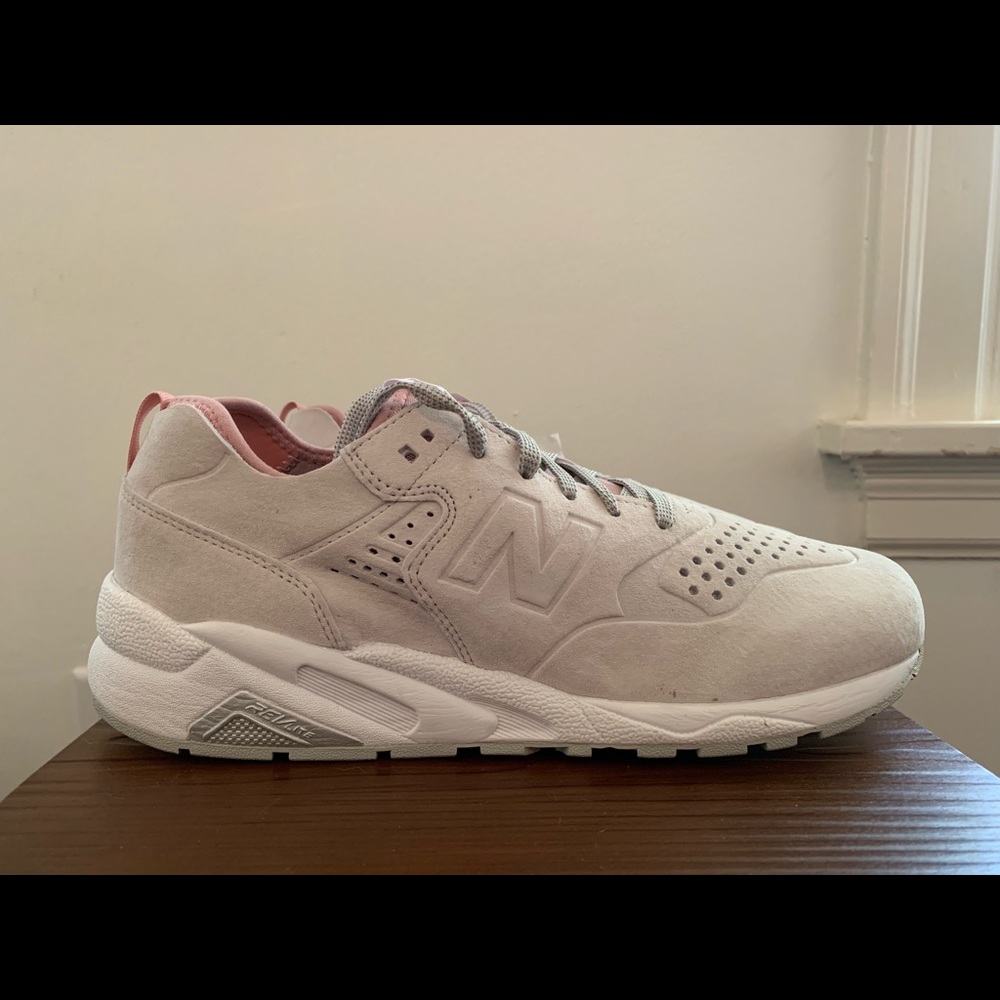 Mens New Balance 580 Shoes - BRAND NEW - Size 11.5